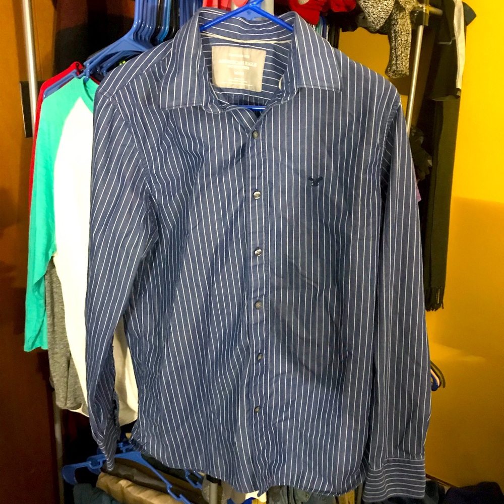 American Eagle Button Down Shirt - Medium